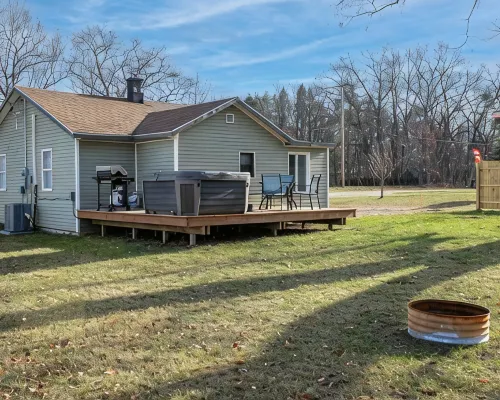 The Cove Near Gun Lake W/ Hot Tub and Fire Pit Ξενοδοχεία στην πόλη Barry County