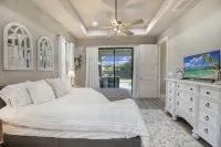 Amazing Outdoor kitchen & Private Screened In Pool - Pools
