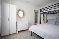 Fully Renovated 3 Bedroom 2 Bath  Apartment 1.5 Blocks from the Beach - 4-Star
