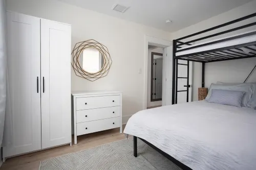 Fully Renovated 3 Bedroom 2 Bath  Apartment 1.5 Blocks from the Beach - 4-Star
