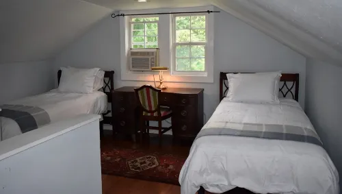 Home in Hendersonville's Historic Lennox Park close to many fun activities. - 2-Star