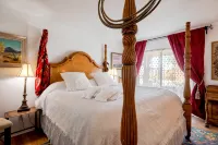 5 Acre Elegant Villa, Pool, Ebikes, Game Room, and Walk to JT National Park - Homestays