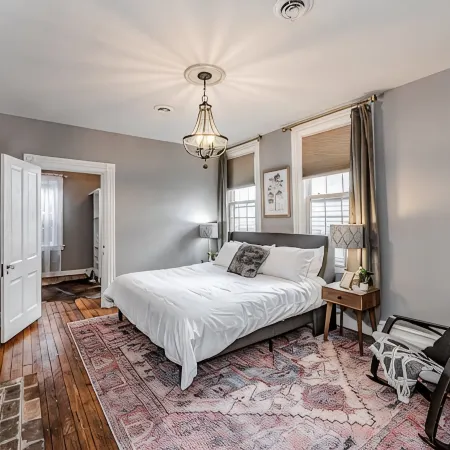 Cozy walkable downtown retreat, 3 minutes to VCU