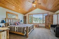 Cozy Estes Park Cabin w/ Stunning Mountain Views! - シャレー