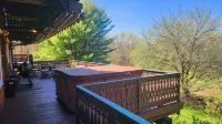 Swiss Chalet amidst sixteen acres in Litchfield Hills surrounded by land trust - 5つ星