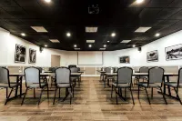 Vinland Hotel and Lounge - Pet friendly