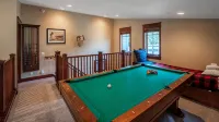 XXL 5 Star Luxury Home,  "The Lodge", Private Spa, Pool Table and Gorgeous Views - 4-Star