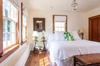 Morrison Cabin Offers The Finest Interiors, Unique History & Very Best Location - homestay