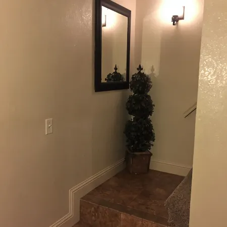 Entire  Fresno/Clovis 2 bedroom bungalow