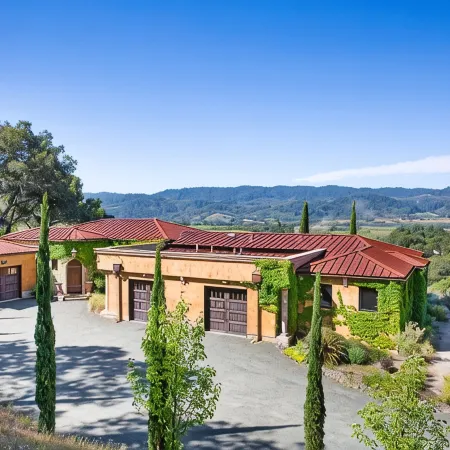 Farm Stay Villa on 55 Acres // Pool, Hot Tub & Complimentary Wine Tasting