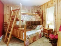 蕨溪小屋-新河峽谷, 僻靜, 激流漂流, 徒步, 熱水浴缸. - 小木屋