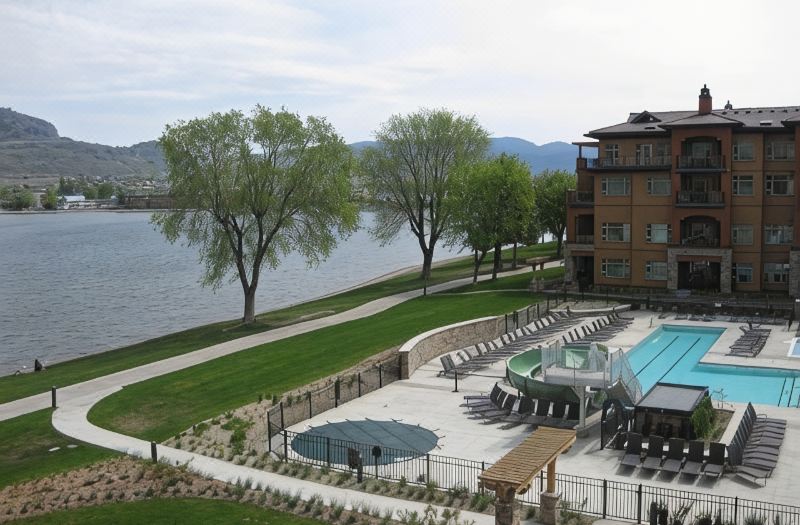 Watermark Beach Resort photo 2