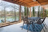Perfect Summer Get Away! Charming 4 Bedroom Lake Front Home. - 3성급