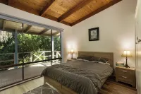 Beautiful Cosy Family Hideaway - Free Wifi and Foxtel/Stan - Amazing Long Jetty - balcony