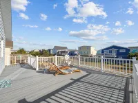 Pets OK Beach Home+Short Walk Beach Access+Views!! Recent Updates & Upgrades - balcony