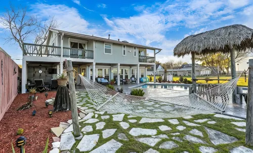 Paradise HomeSpacious 5-Bedroom House Sleeping 14,Heated Pool in Lovely Bacliff - balcony