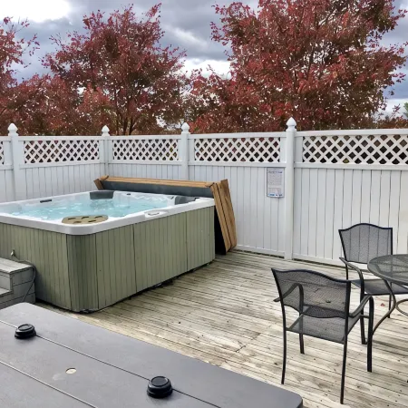Hot Tub, Campfire Ring, Convenient Location, Large Groups!!