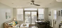 Beach Condo downtown St. Joseph Waterfront District. Five Stars!! - 4 stjerner