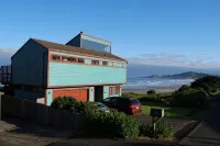 "WOW House" - Prime Panoramic Oceanfront Home - ติดทะเล