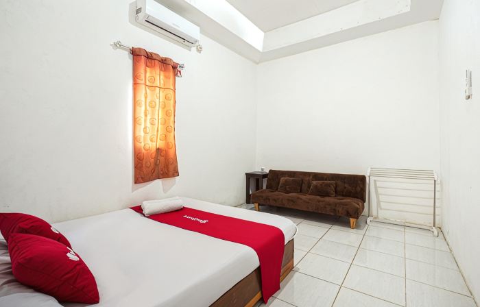 RedDoorz @ Pondok Diana Pantai Ujung Genteng 4