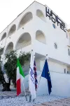 White Hotel - Baarit