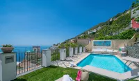 Ancient villa with fantastic sea view and swimming pool just a few minutes from Positano - Villas