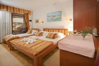 Hotel Trogirski Dvori - parking