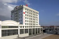 Ramada by Wyndham Elazig - parking