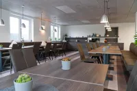 Hotel Schlafplatz - breakfast