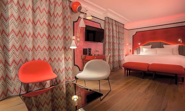 Idol Hotel