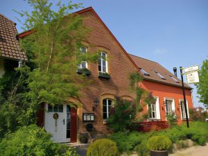 Landhaus Alte Schmiede - Hotel & Restaurant & Feiern