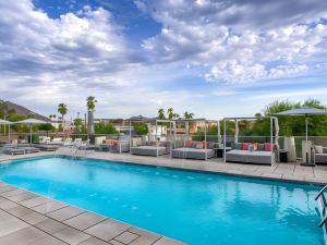 Senna House Hotel Scottsdale, Curio Collection by Hilton