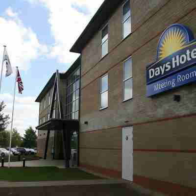 Days Inn by Wyndham London Stansted Airport Hotel Exterior