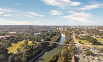 Meriton Suites George Street