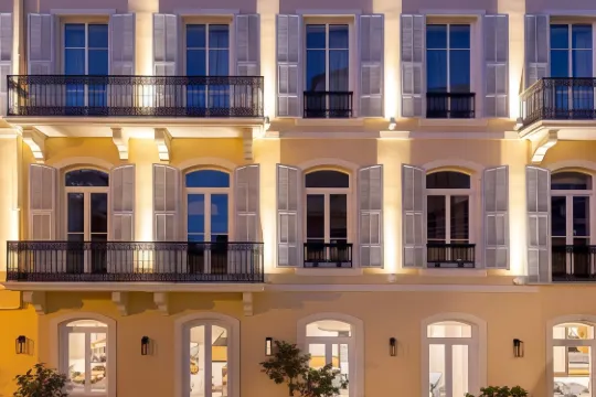 Chic Retreats on the Côte d’Azur: A Guide to Nice’s Finest Luxury Hotels