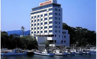 Oki Plaza Hotel