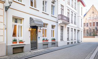 Hotel Van Eyck - Housity