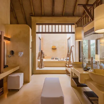 High Season Pool Villa & Spa Отели рядом с достопримечательностью «Huang Nam Keaw Waterfall»