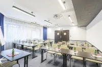Qubus Hotel Łódź Hotels in Паб'яницький повіт