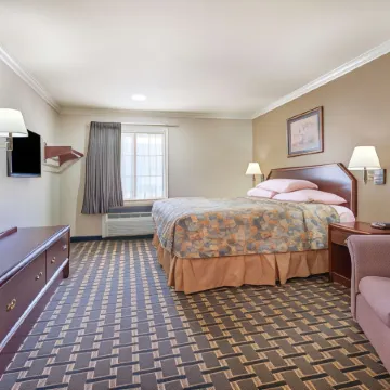 Super 8 by Wyndham Tyler TX