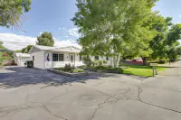 Serene Clifton Retreat with Hot Tub and Fire Pit! - Wifi