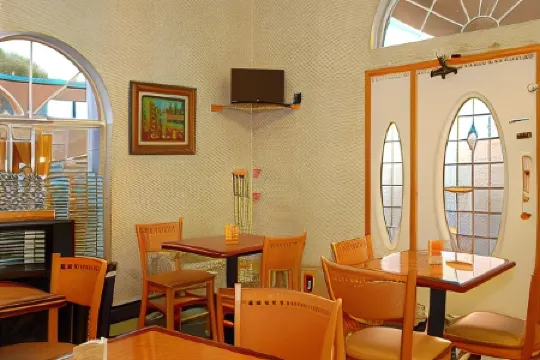 Days Inn by Wyndham Bishop