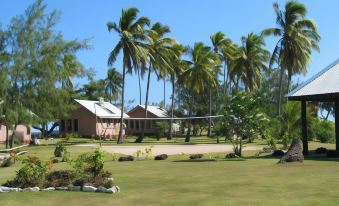 Safe Landing Eco-Lodge