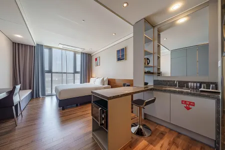 J-One Hotel