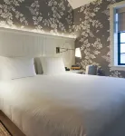St. Clair Inn Hotels in Saint Clair