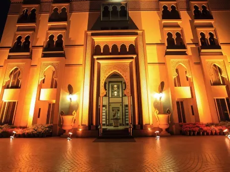 Heritage Luxury Suites All Suite Hotel Отели рядом с достопримечательностью «Лахор Юниверсити оф Менеджмент Сайенсиз»