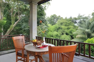 Luxury Suite, 1 King Bed, Valley View, Poolside