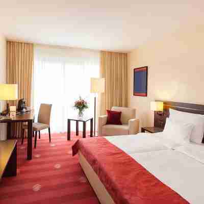 Hotel Vier Jahreszeiten Starnberg Rooms