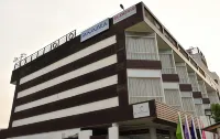 The Bentley Seaside Boutique Hotel Hotels near Thiruvalluvar Nagar Beach