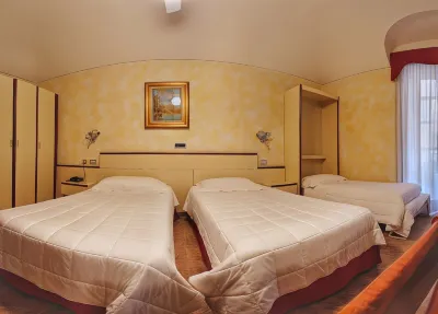 Le Petit Hotel Hotel in zona Pelletteria Clelia di Genovese S.